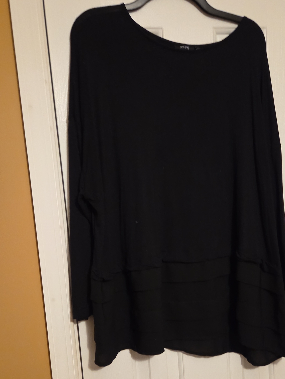 Apt 9 Black Layered-Hem Long Sleeve Women's Top